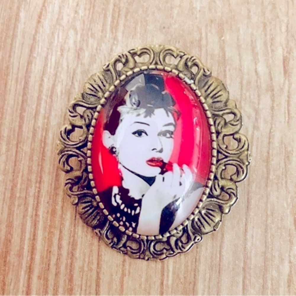 NWT Audrey Hepburn Antique Style Brooch